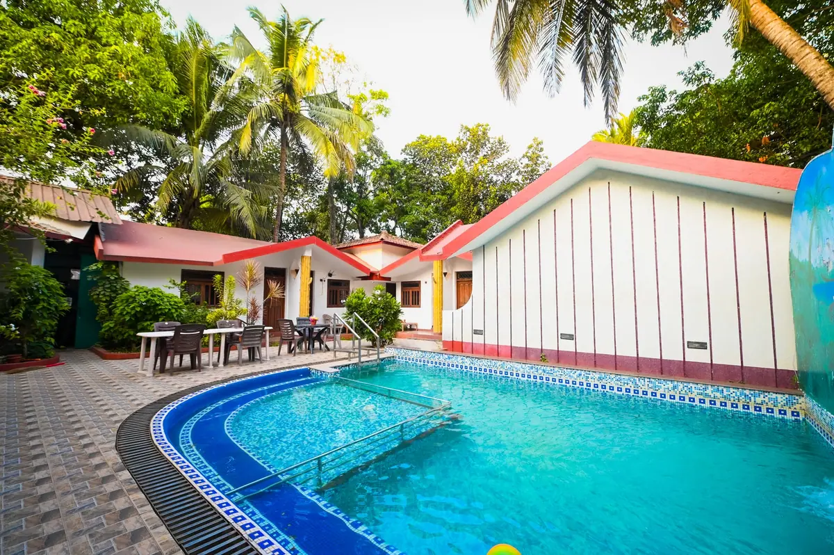 Harbor Court — 10 bedroom luxury bungalow in Vagator, North Goa with swimming pool (shared)