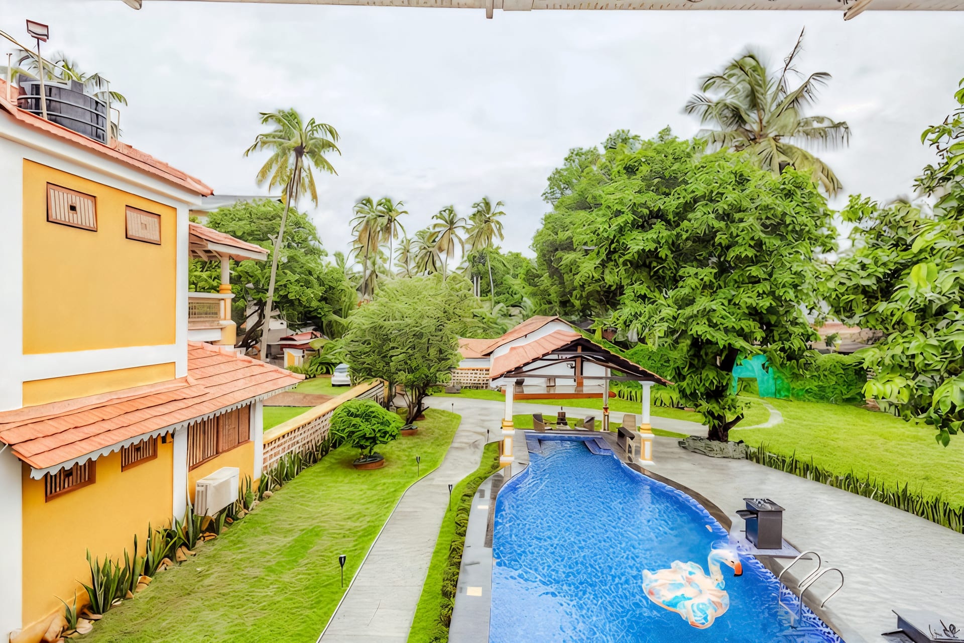 Vivenda Chico - 8 BHK Heritage Bungalow — 8 bedroom luxury bungalow in Candolim, North Goa