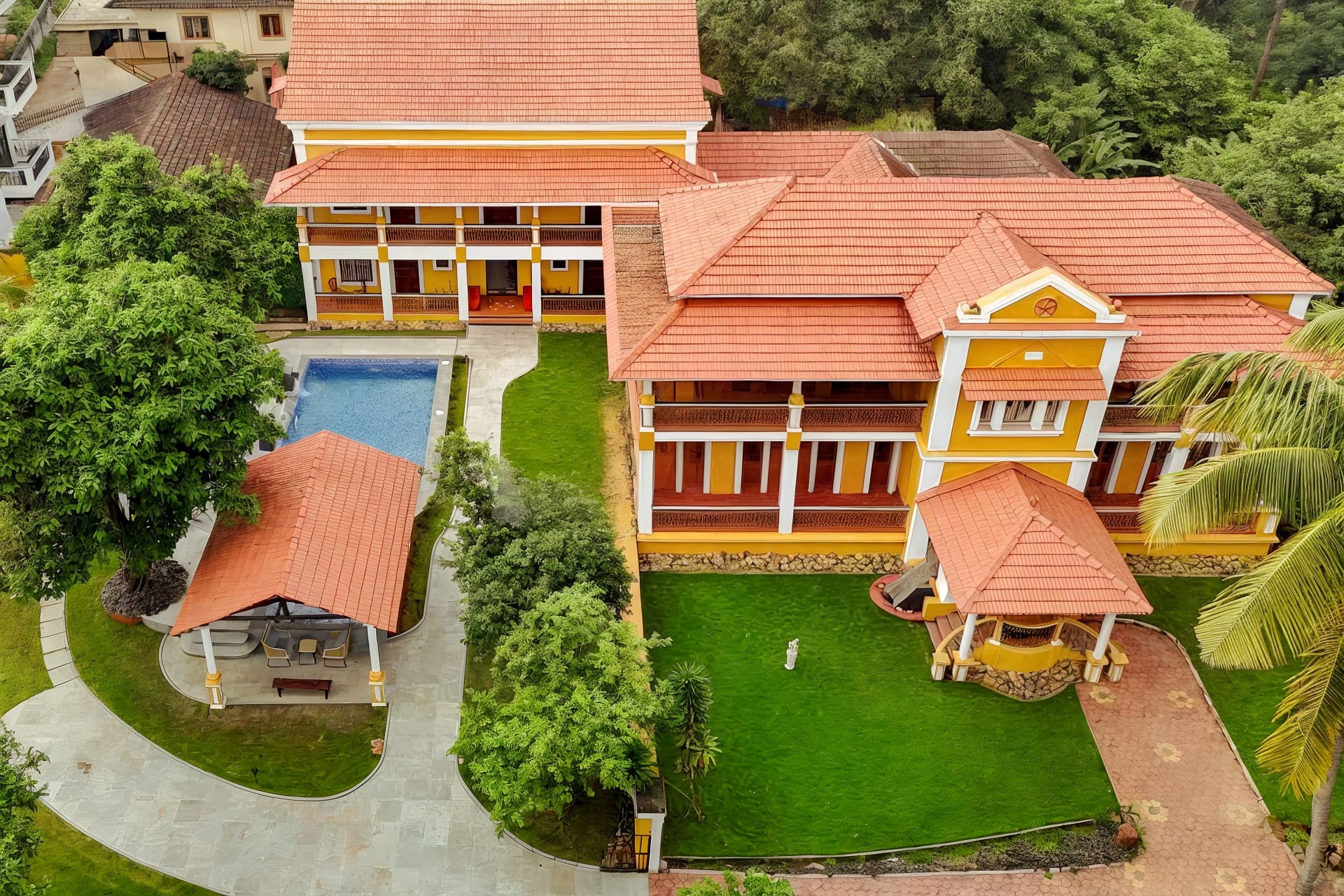 Vivenda Chico - 8 BHK Heritage Bungalow — 8 bedroom luxury bungalow in Candolim, North Goa