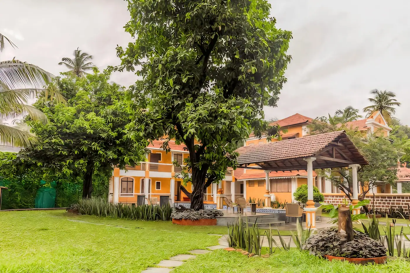 Vivenda Chico - 8 BHK Heritage Bungalow — 8 bedroom luxury bungalow in Candolim, North Goa