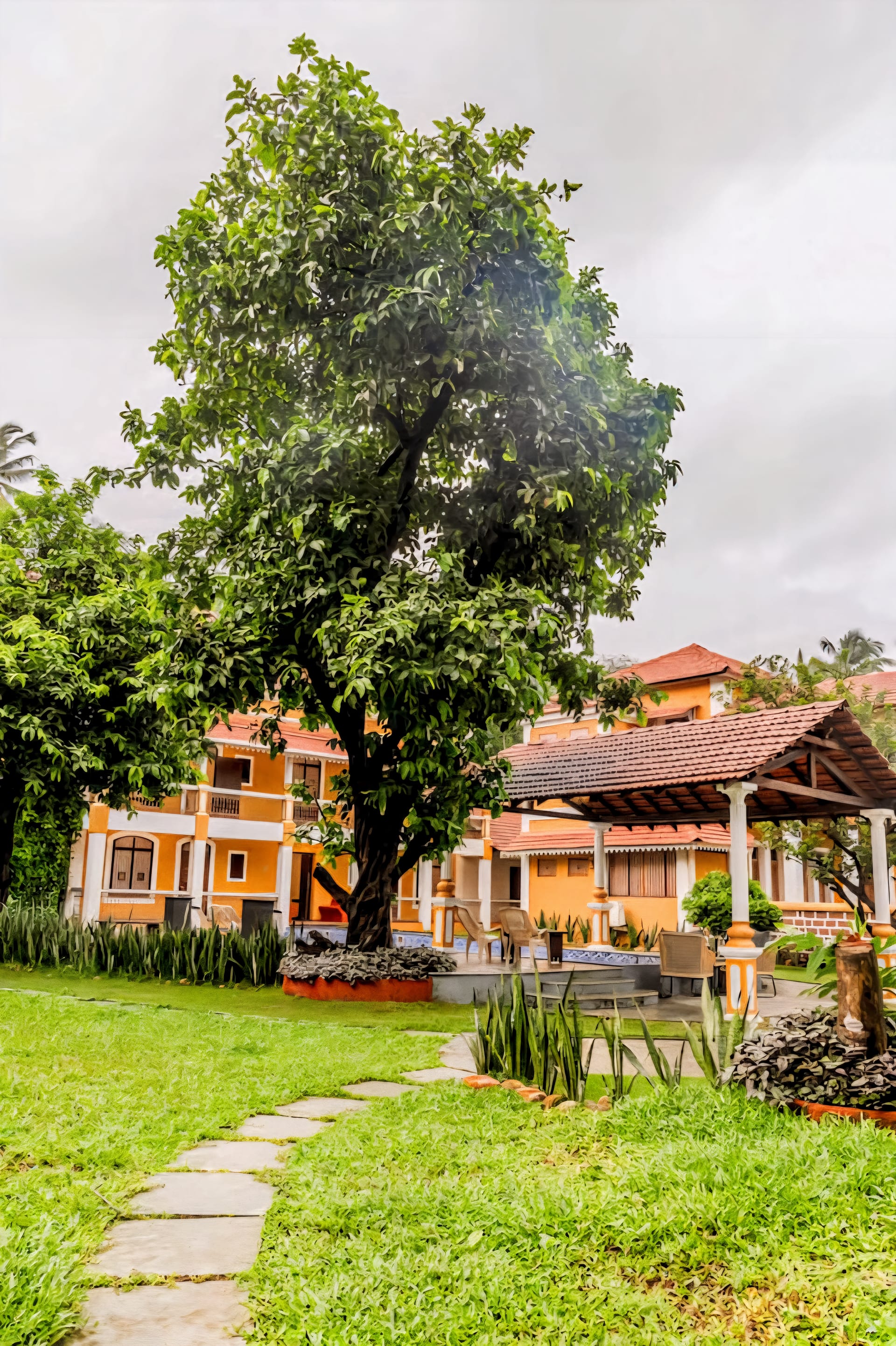 Vivenda Chico - 8 BHK Heritage Bungalow — 8 bedroom luxury bungalow in Candolim, North Goa