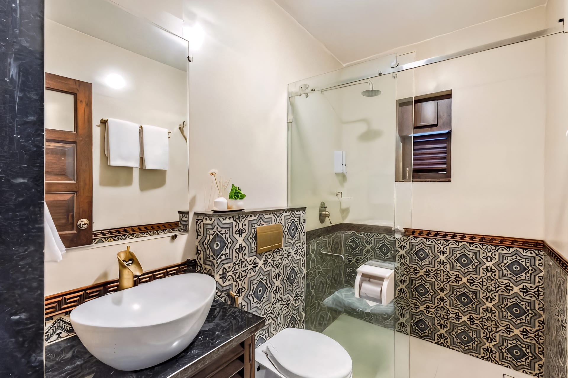 Vivenda Chico - 8 BHK Heritage Bungalow — 8 bedroom luxury bungalow in Candolim, North Goa