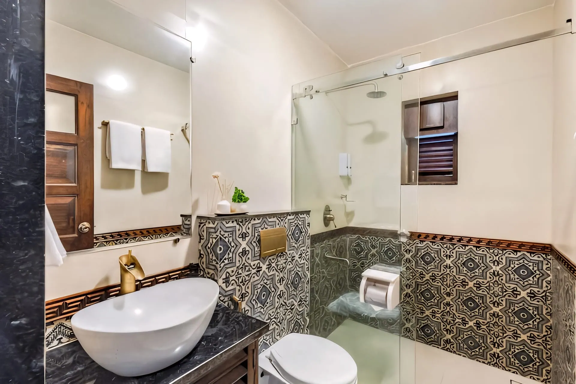 Vivenda Chico - 8 BHK Heritage Bungalow — 8 bedroom luxury bungalow in Candolim, North Goa