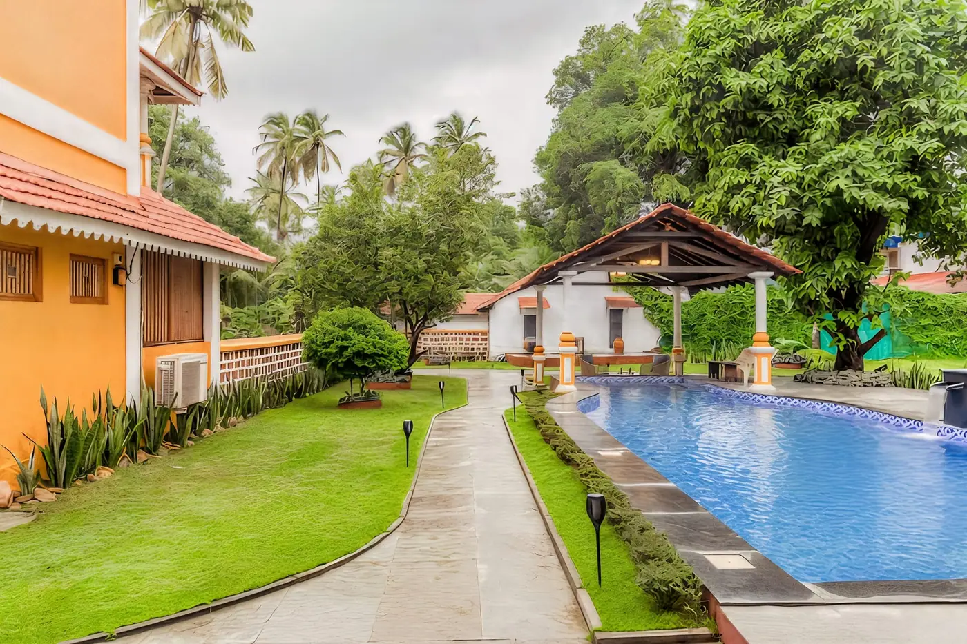 Vivenda Chico - 8 BHK Heritage Bungalow — 8 bedroom luxury bungalow in Candolim, North Goa