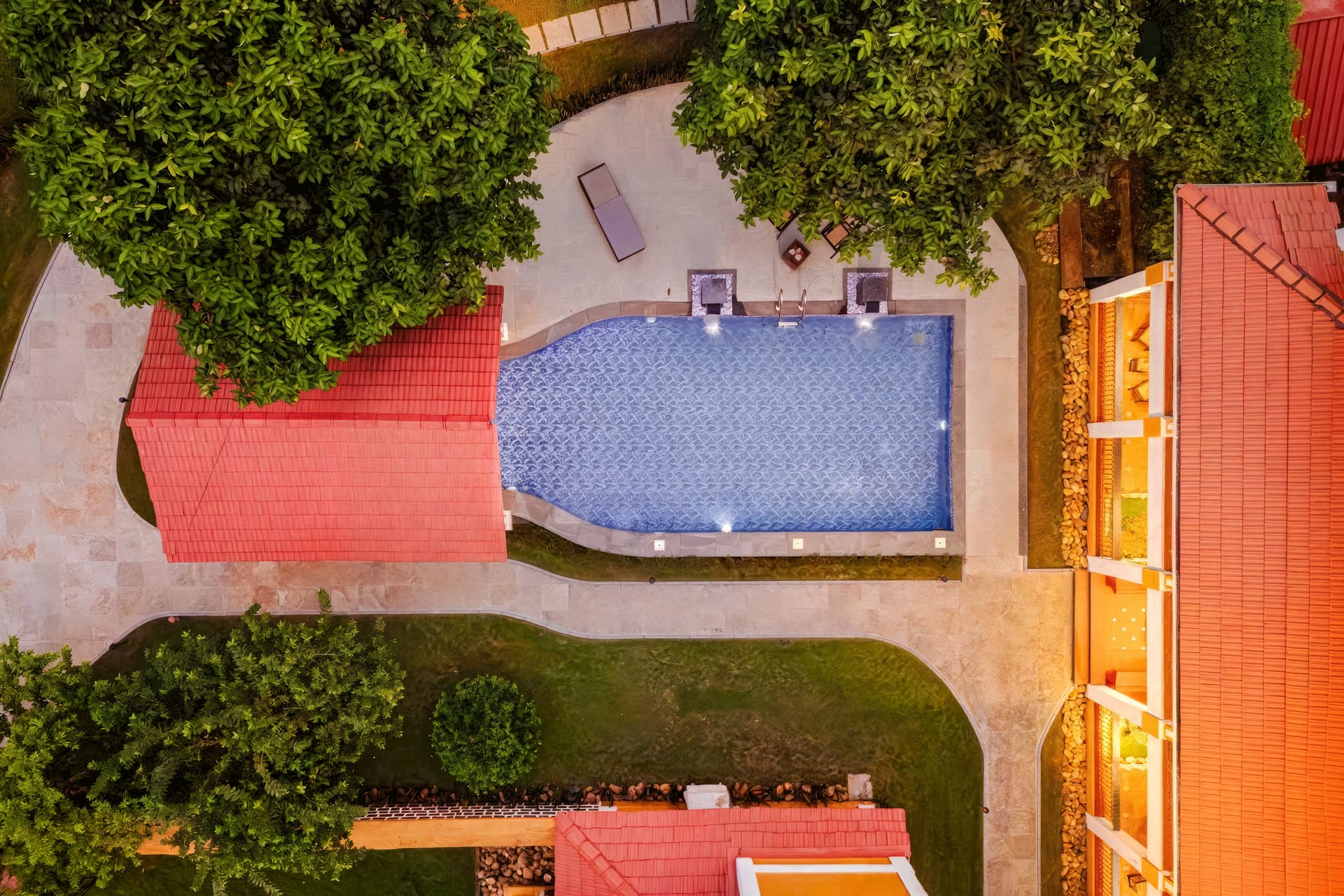 Vivenda Chico - 8 BHK Heritage Bungalow — 8 bedroom luxury bungalow in Candolim, North Goa