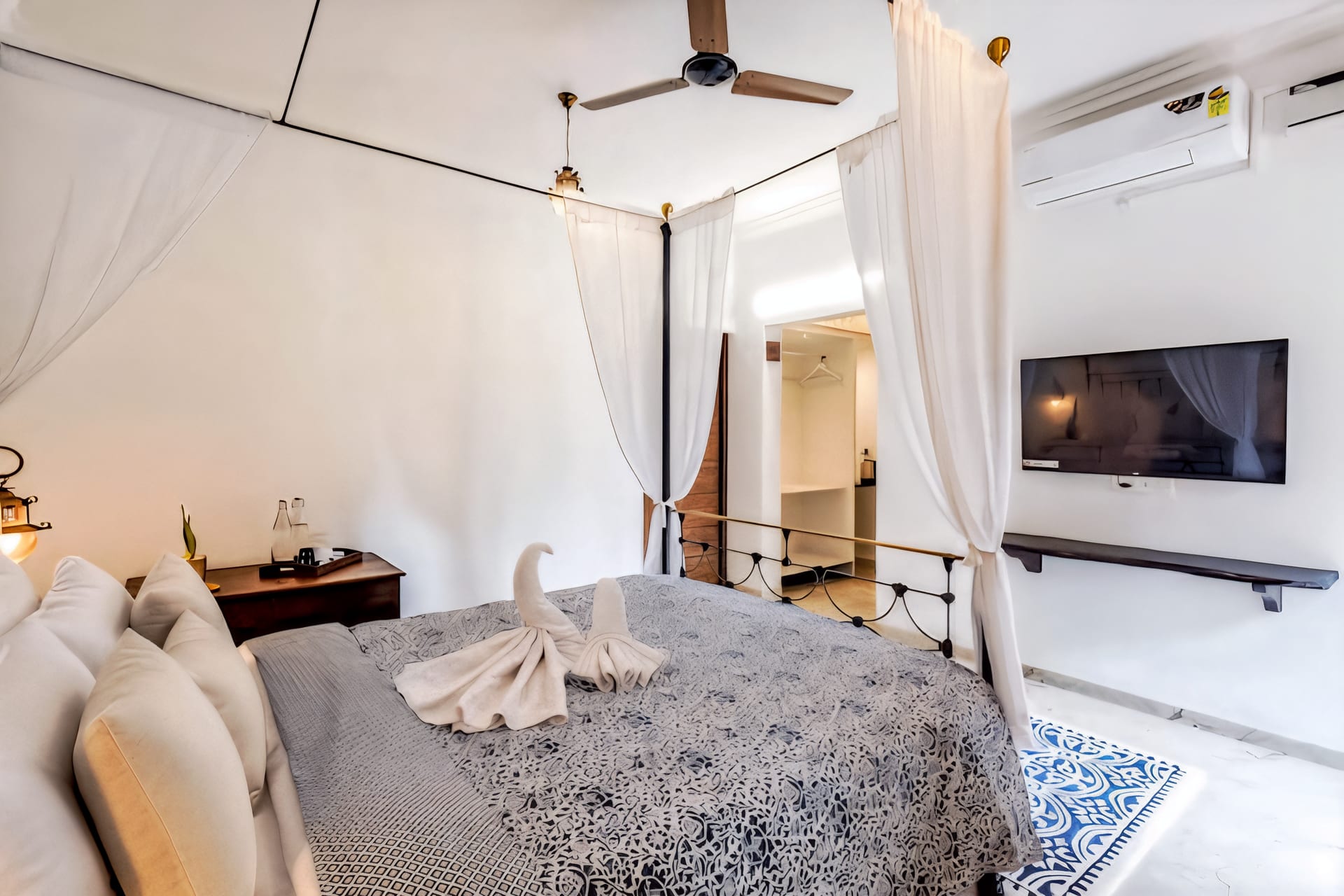 Vivenda Chico - 8 BHK Heritage Bungalow — 8 bedroom luxury bungalow in Candolim, North Goa