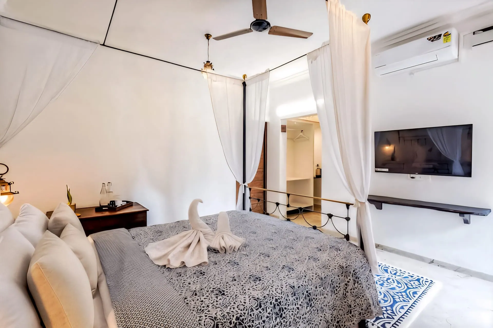 Vivenda Chico - 8 BHK Heritage Bungalow — 8 bedroom luxury bungalow in Candolim, North Goa