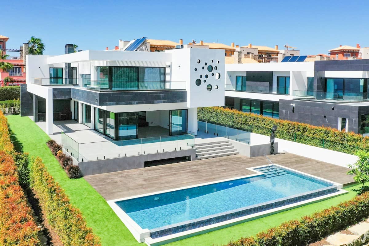 Best 5-Bedroom Luxury Villas in Vagator for Large Families